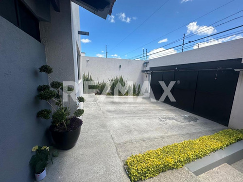 Casa En Venta En Condominio Jurica Mesón San Francisco