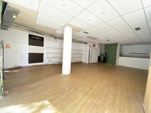Imagen 19 de 25 de Alquiler De Local Comercial. Sobre 18 De Julio Entre Vazquez Y Barrios Amorin