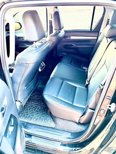 Imagem 3 de 7 de Toyota Hilux