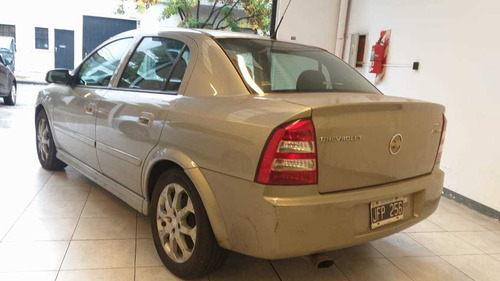 Chevrolet Astra Gls 2.0 2010 Con Gnc