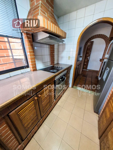 Alquiler - Apartamento En La Urb. Camuri Chico, Macuto, Estado La Guaira.