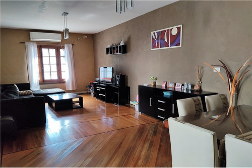Venta Casa Flores Con Quincho Terraza Garaje