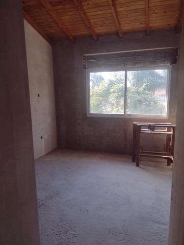 Duplex De 3 Ambientes En Venta, Ciudad Evita