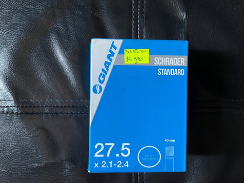 Camara Giant Standard 27,5 2.1 - 2.4 Schrader