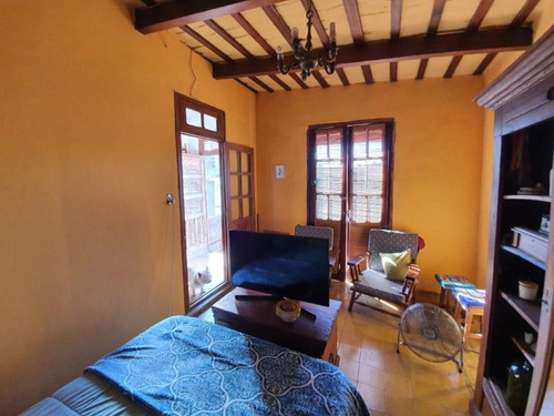 Casa Colonial En Esquina, En Excelente Estado Y Ubicación Inmejorable