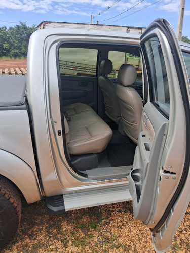 Toyota Hilux 2.5 CAB. DUPLA 4X4 4P DIESEL MANUAL