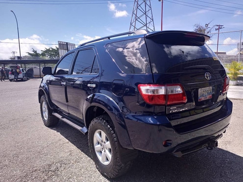 Imagen 7 de 16 de Toyota Fortuner