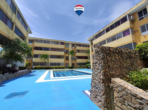 Re/max 2mil Vende Apartamento En El Conjunto Residencial Sandramar, Urbanización Maneiro. Isla De Margarita, Estado Nueva Esparta 