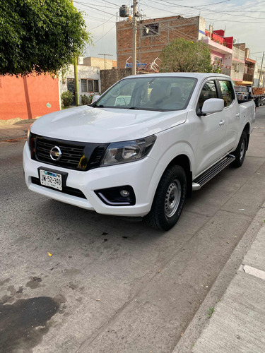 Nissan NP300 2.4 Doble Cabina Se Aa Pack Seg Mt