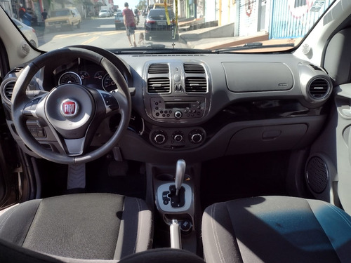 Imagem 3 de 7 de Fiat Grand Siena 2015 1.6 16v Essence Flex Dualogic 4p