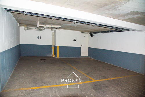 Departamento En Venta De 2 Dorm. En Vitacura