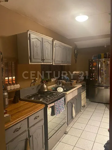 Casa En Venta De Una Planta En Colonia Dale.