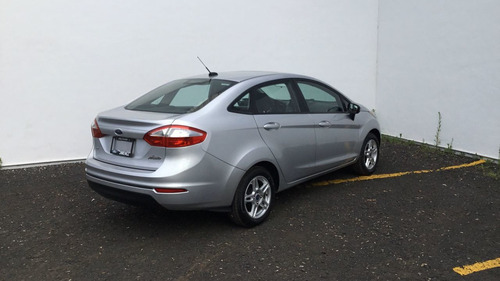 Imagen 12 de 15 de Ford Fiesta 4 Puertas