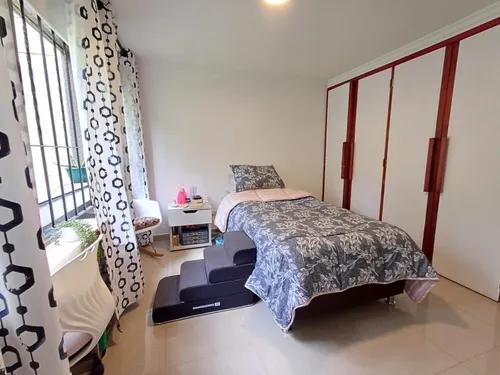 Apartamento En Venta En El Poblado. Cod V12295