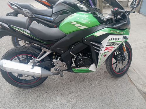 Moto Deportiva Color Verde 200cc