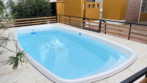 Complejo Turístico En Colón Con Piscina