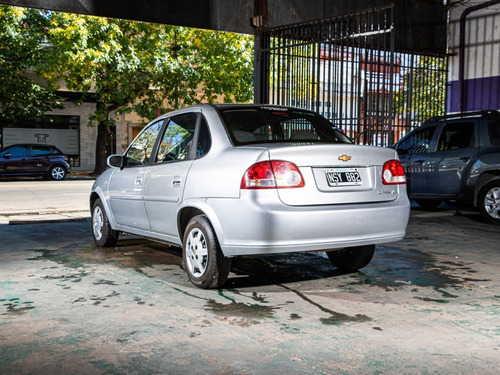 Imagen 13 de 15 de Chevrolet Classic Ls Aa+dir