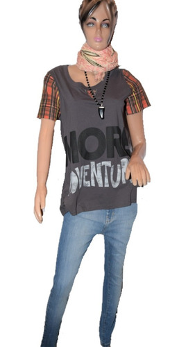 Jazmin Chebar Remera Adventure Color Gris