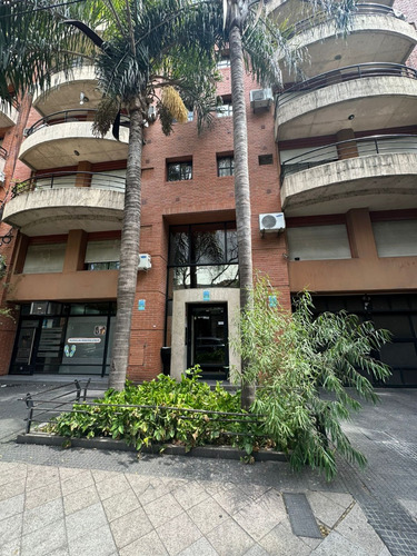 Alquiler. Rosario. Departamento 1 Dormitorio. Baño Completo. Quincho Y Patio De Uso Común. Buena Distribución