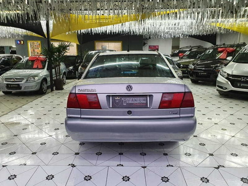 Volkswagen - Santana 1.8 2000