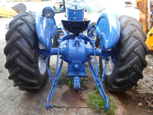 Imagem 5 de 6 de Trator Ford 8 Br