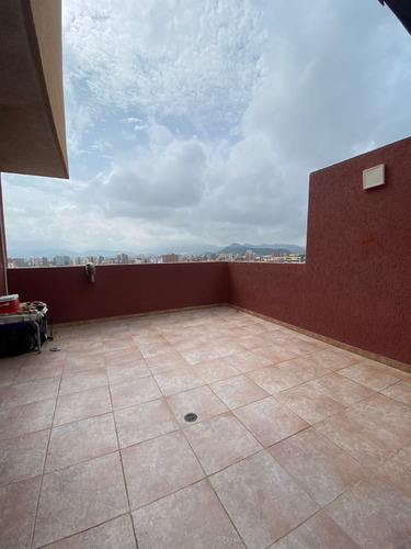 Apartamento 250 Mt2 Playa Mansa Res. Karla-doris R