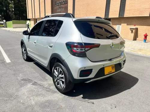 Renault Stepway 1.6 Intense Automática