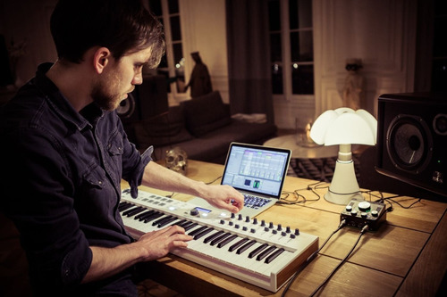 Teclado Midi Arturia Keylab 49 Essential Controlador Usb