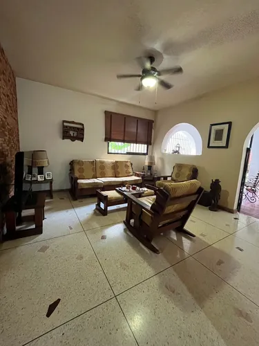 Vende Casa Urb. La Viña