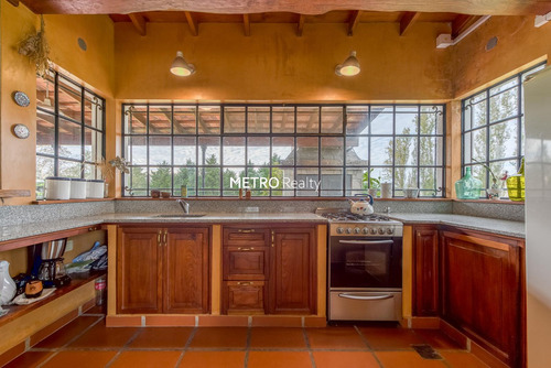 Casa En Venta Sobre Lote De 1 Hectarea En Loma Escondida, Open Door