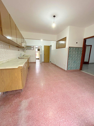 Mamberti Al 500 - Ph De 3 Ambientes En 1 Er Piso Con Patio Aterrazado Y Terraza!