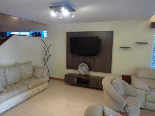 Imagen 8 de 12 de Ramiro E. Ruiz Vende Casa En Macaracuay Mls #21-6902