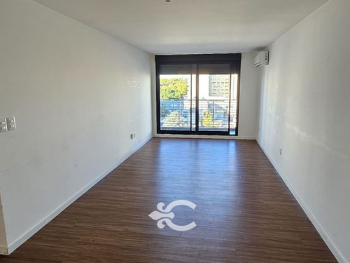 Apartamento Con Renta En Cordón Ref. 9303 (ref: Cbr-1089)