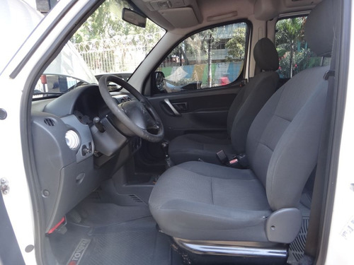 Imagen 10 de 15 de Citroën Berlingo Sincronico