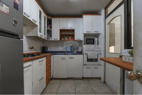Casa En La Florida: Espacio Y Comodidad