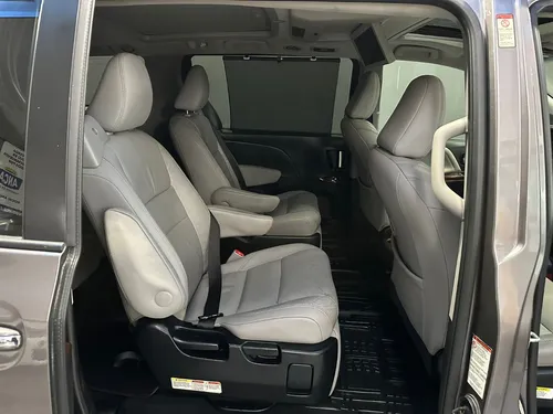 Toyota Sienna 3.5 Limited At