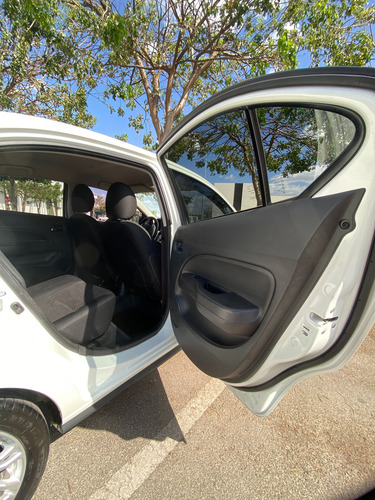 Mirage G4 2024 Versión Gls Cvt Color Blanco