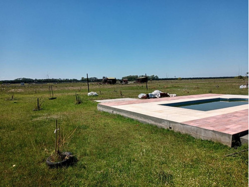 Casa Quinta En Venta En La Plata, A Terminar, Con Pileta, So