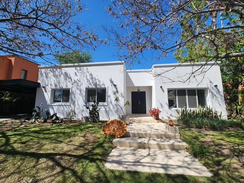 Casa En Venta En Las Liebres Con Excelente Jardín