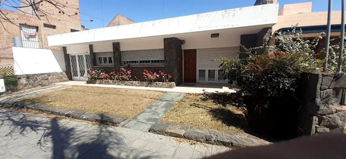 Imagen 2 de 8 de Urca-casa En Venta S/menendez P.