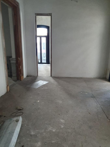 Imagen 8 de 18 de Edificio : 18 De Julio Y Vazquez, Esquina , 600 M2, 3 Plantas, Ascensor !!
