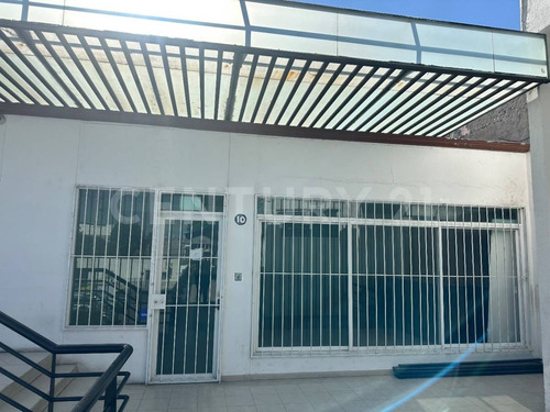 Renta Local Pa. Av. Tecnologico 4, Queretaro
