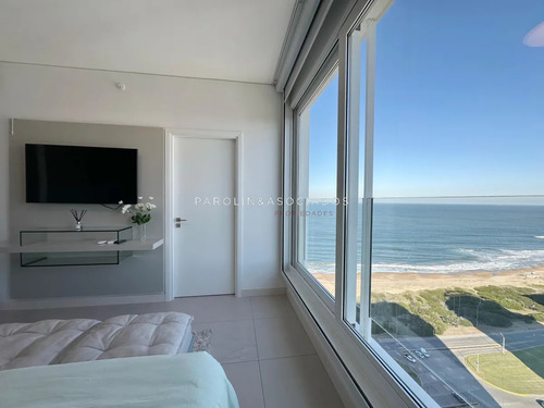 Departamentp En Venta En Edificio Le Parc Lll. Playa Brava; Punta Del Este