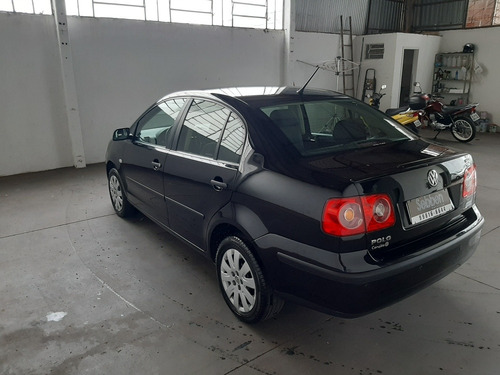 Volkswagen Polo Sedan 2009 1.6 Vht Total Flex 4p