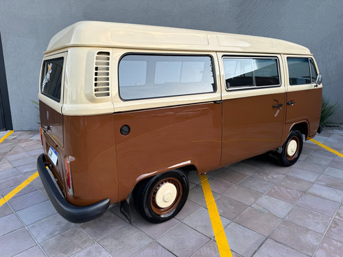 Volkswagen Kombi 1.6 MI STD 8V GASOLINA 3P MANUAL