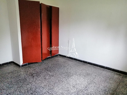 Propiedad De Sólida Construcción- Ref: 3595