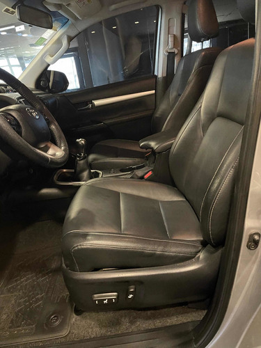 Toyota Hilux 2.8 Cd Srv Pack 177cv 4x2 2016
