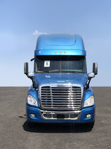 Imagen 2 de 10 de Tractocamión Freightliner Cascadia 2014 Seminuevo