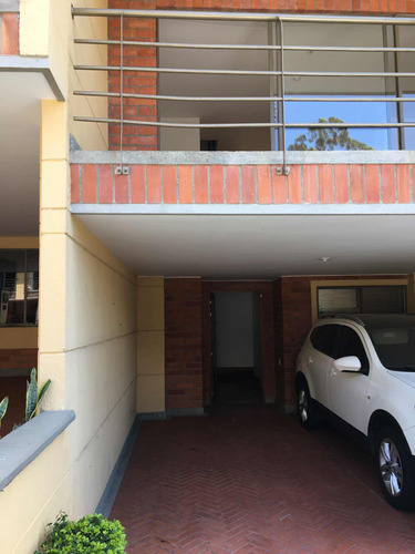 Se Vende Hermosa Casa En Envigado Cerca Al Colegio Cumbres.