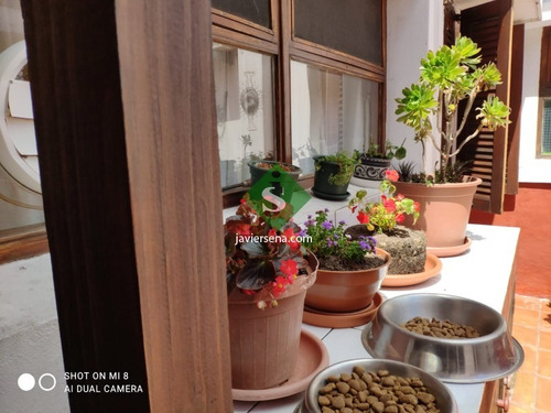 Venta De Casa En La Mansa, 4 Dormitorios, 3 Baños, Cerca Del Mar.- Ref: 168128